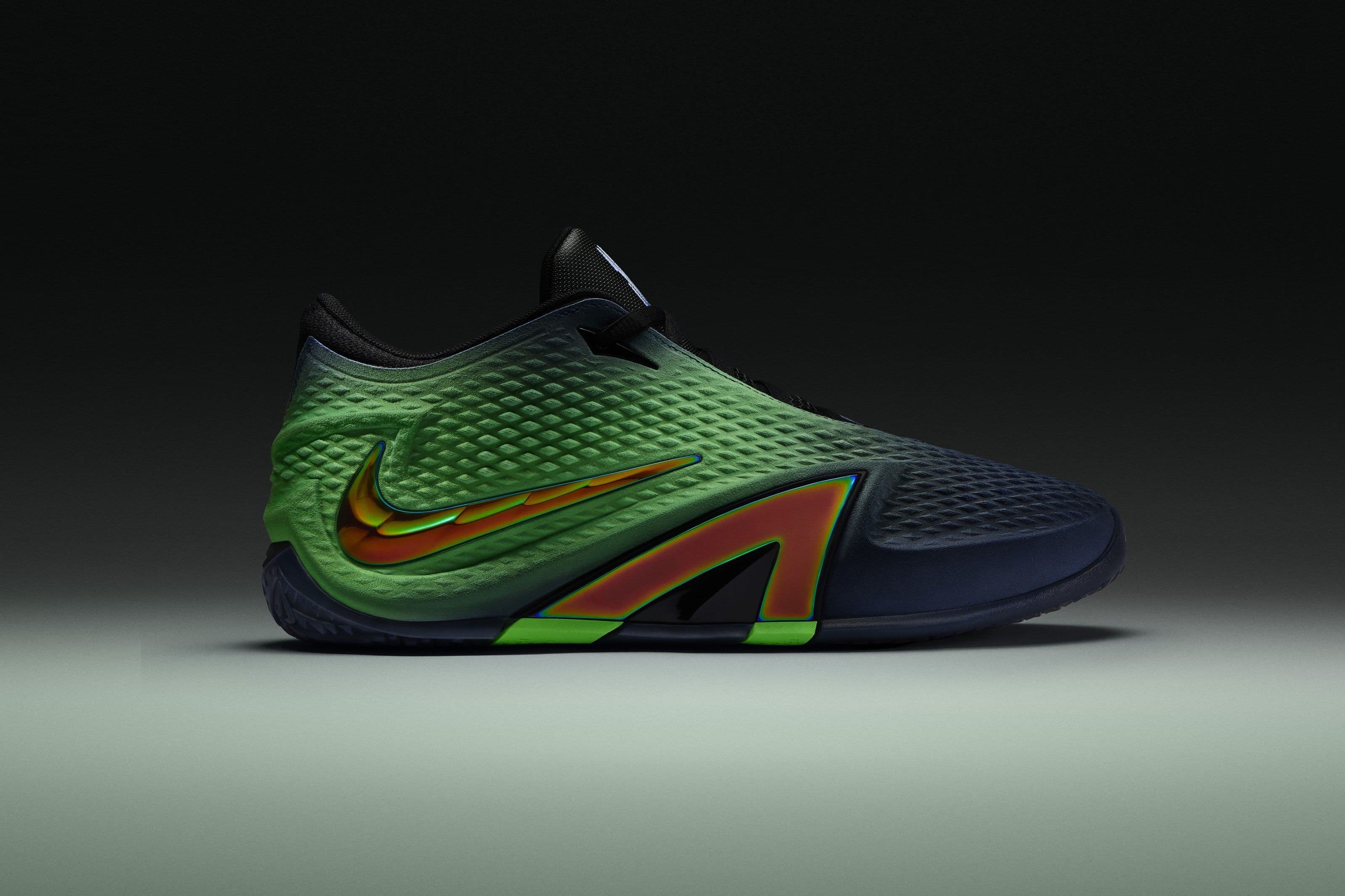 Nike JA 4 colorway Nightmare, scarpa da basket con frame TPU e dettagli in evidenza su sfondo scuro