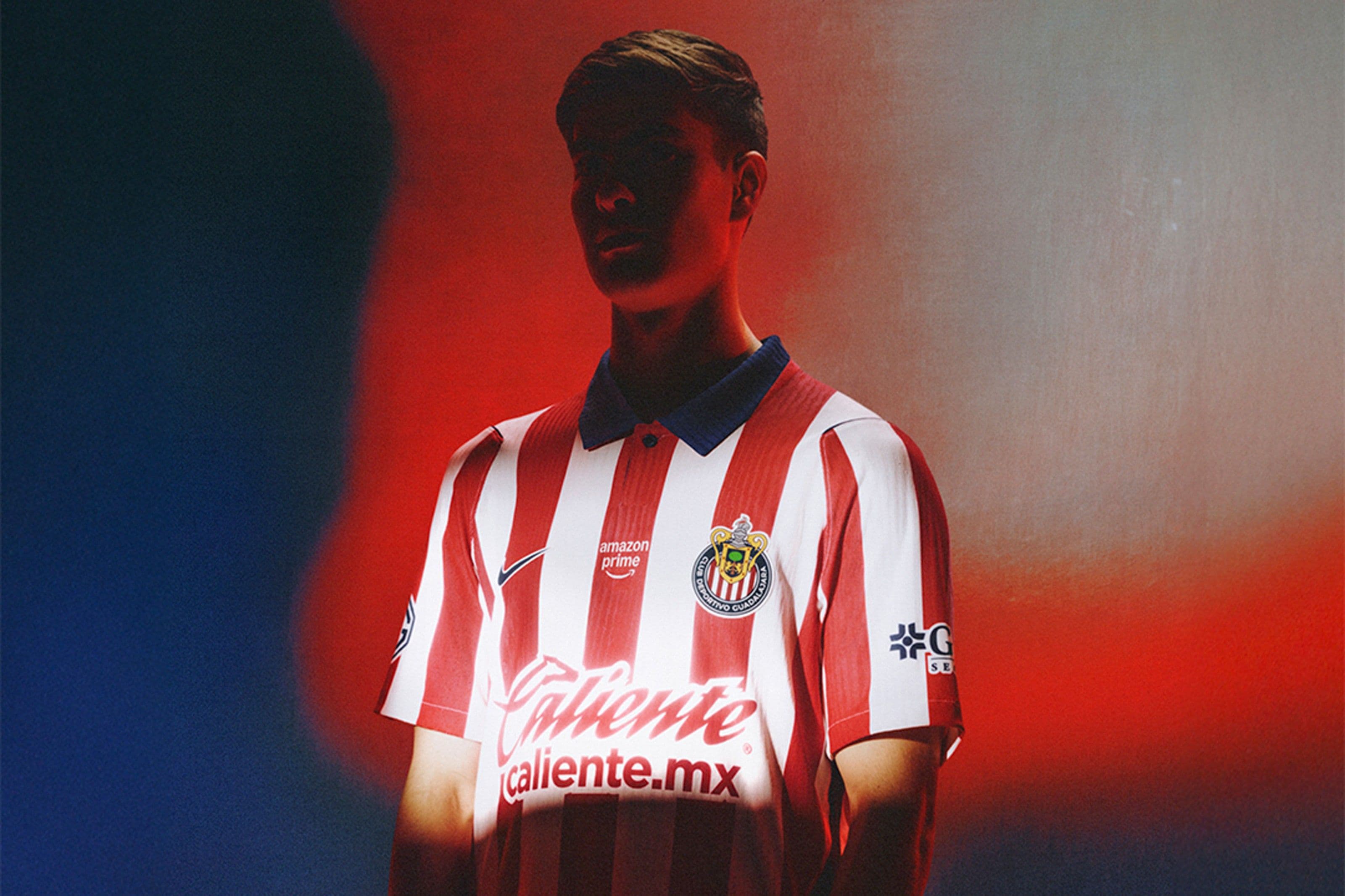 Nuovi kit Nike per le Chivas de Guadalajara, colori rosso e bianco, stagione 2026